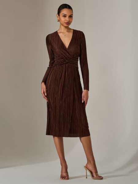 Desperate to find mother of the groom clothes