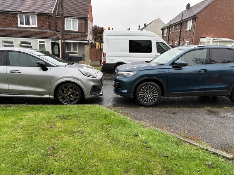 Is this a reasonable amount of space to leave between cars?