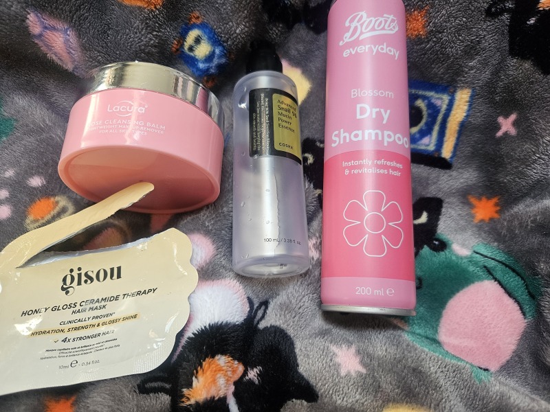 Tempted by beauty treats? Addicted to buying beauty products? Is your collection bursting with favourites? Join fellow beauty lovers in this supportive group!