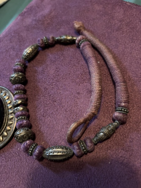 Cleaning jewellery and dying threads