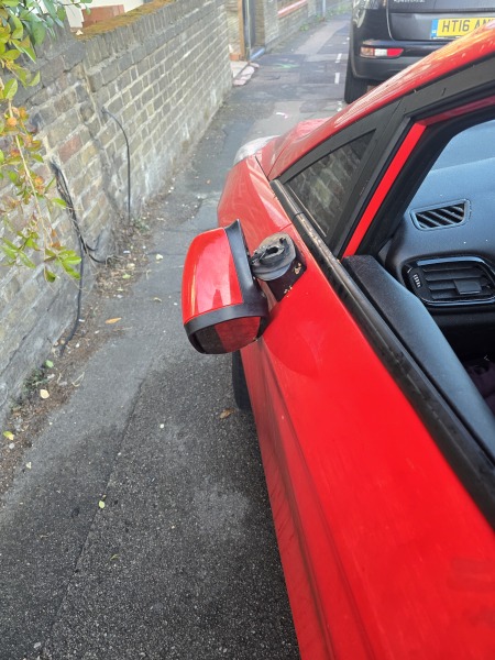Anyone having a worse start to the week than me? Advice on repair/stories about your shite monday welcome xx