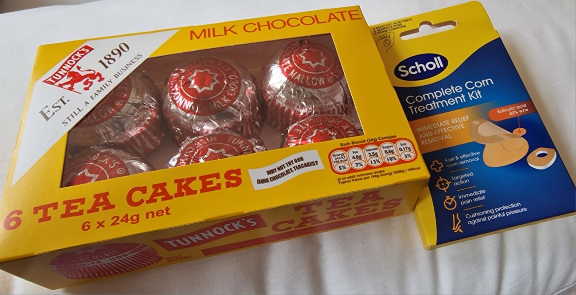 The Autumn Bluestocking - mist, mellow fruitfulness and hot chocolate!