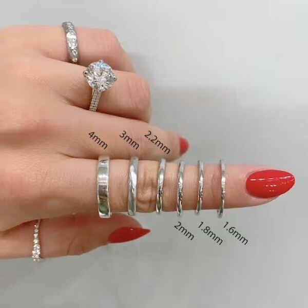 Help me find an engagement ring please!