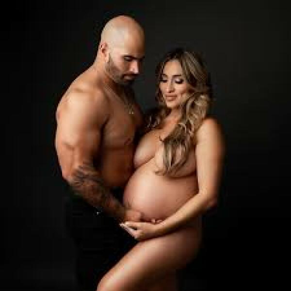Parents said my maternity photos were “erotic”