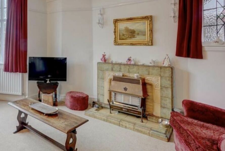 What to do with this Edwardian house hallway