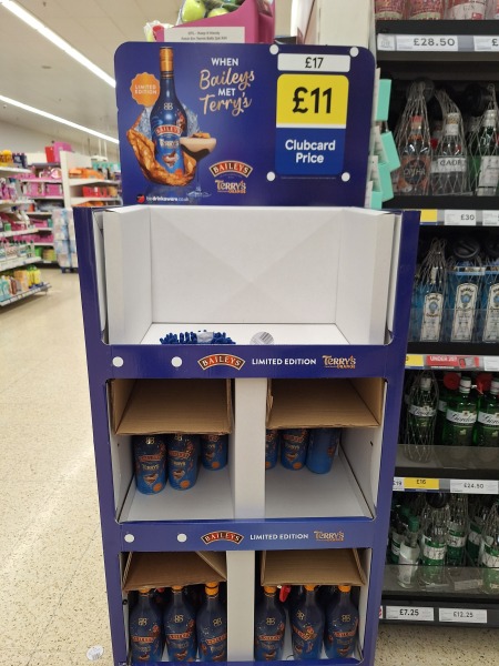 Thread 3 - The one with the unhinged crab 🦀