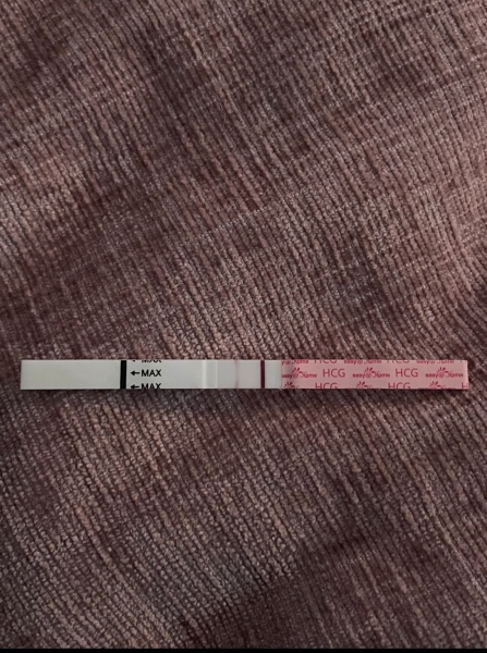 9dpo pregnancy test broken test line??