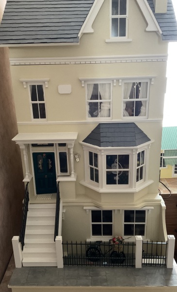 On hunt for gorgeous doll’s house which is affordable
