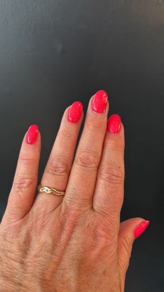 I want to see your nails!