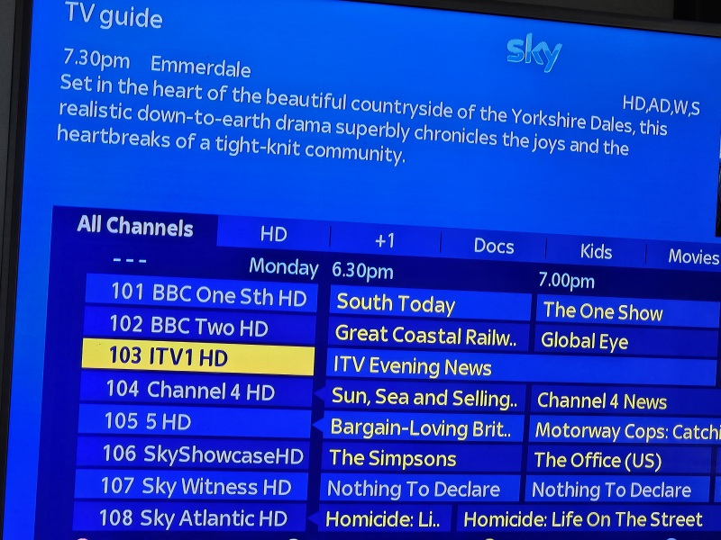 Emmerdale [ITV1 pace] ** NO SPOILERS **  Robin Hood rides again