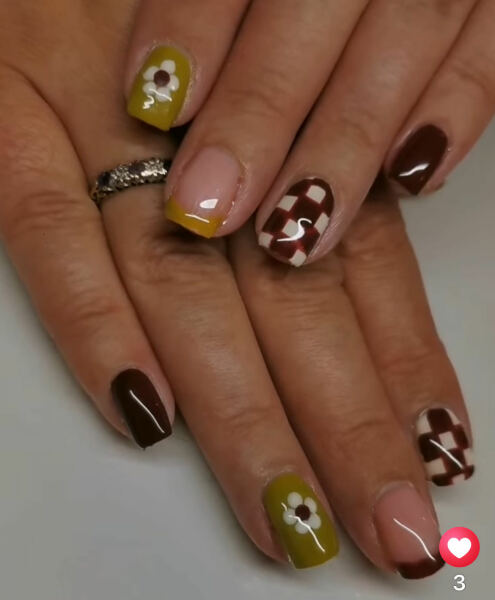 I want to see your nails!