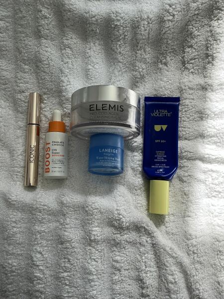 Tempted by beauty treats? Addicted to buying beauty products? Is your collection bursting with favourites? Join fellow beauty lovers in this supportive group!