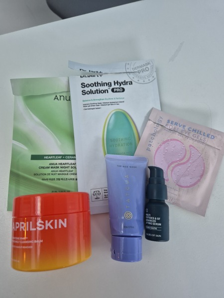 Tempted by beauty treats? Addicted to buying beauty products? Is your collection bursting with favourites? Join fellow beauty lovers in this supportive group!