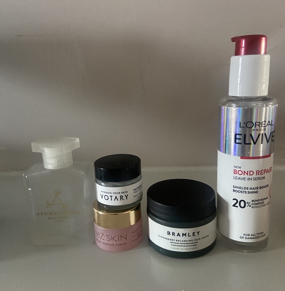 Tempted by beauty treats? Addicted to buying beauty products? Is your collection bursting with favourites? Join fellow beauty lovers in this supportive group!