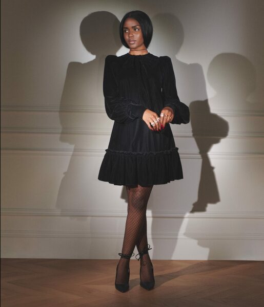 I need chic! Dress saw on woman in Chelsea yesterday play help me find.