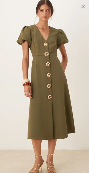 What shoes with this dress?
