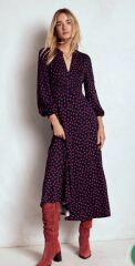 Can I wear knee high boots with a dress?