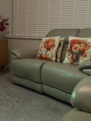 Seasonal themed home decor and furnishings