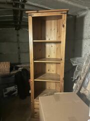 Help me with this bookshelf I need inspiration