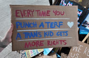 Graham Linehan arrested on arrival at Heathrow