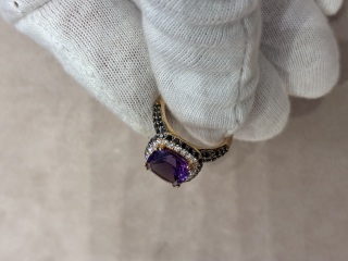 Lovely, unusual ring for less than £1.5k