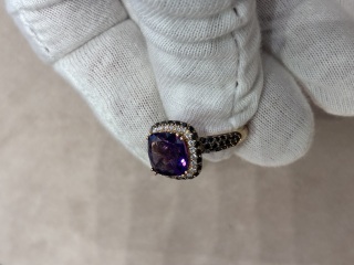 Lovely, unusual ring for less than £1.5k