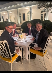 Grotesque, greedy, gullible, graceless, gaslighting, gormless, god-forsaken grifter - Trump thread #147