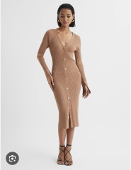 What tights with brown boots