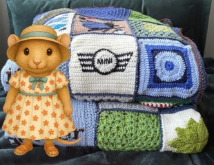 Woolly Hugs. Desperately sad news we are afraid. Making a Blanket for lovely Swashbuckled whose son has tragically died.