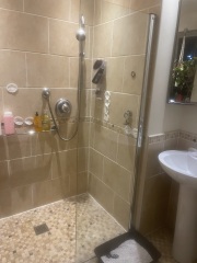 Beg for help in ideas for bathroom