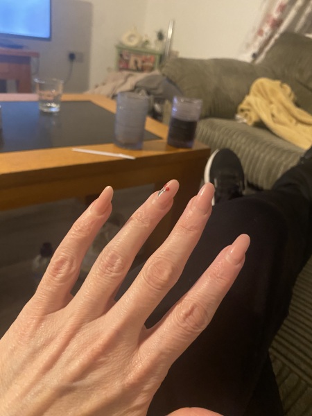 I want to see your nails!