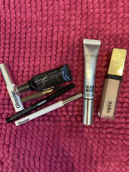 Tempted by beauty treats? Addicted to buying beauty products? Is your collection bursting with favourites? Join fellow beauty lovers in this supportive group!