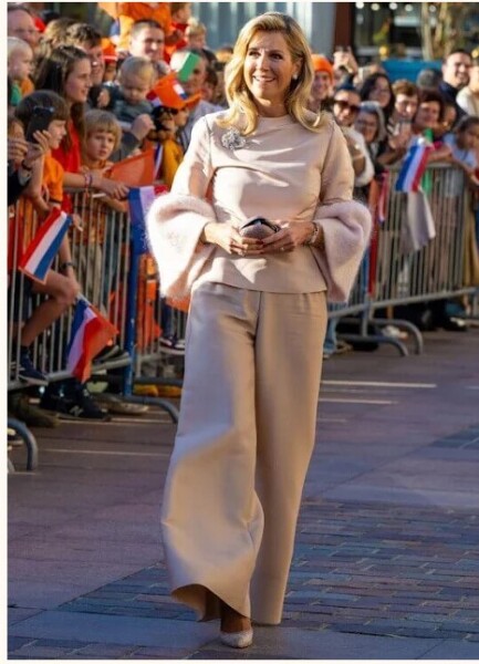 Royal Style: Stilettos or kittens? More royal style and beauty chat.