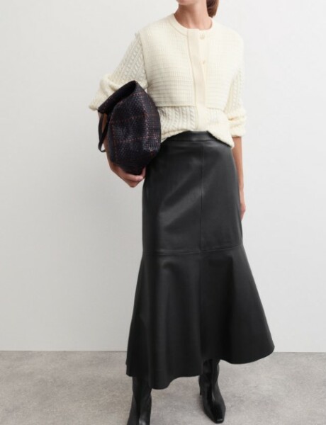 Skirt/ jumper look. Am I too big for it? Or doing it wrong