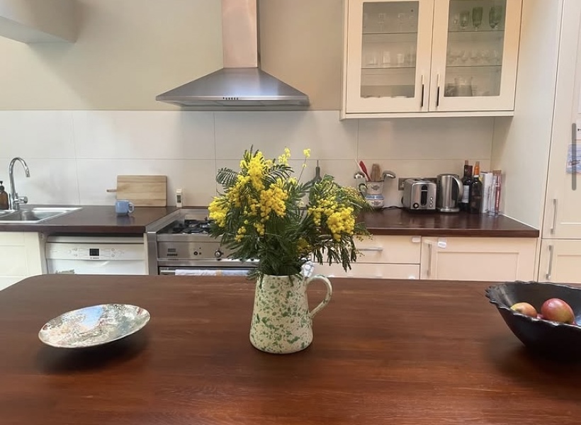 Any designers/ interior designers/ interior architects around? I have colour question (pictures included)