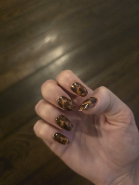 I want to see your nails!