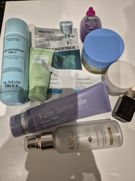 Tempted by beauty treats? Addicted to buying beauty products? Is your collection bursting with favourites? Join fellow beauty lovers in this supportive group!