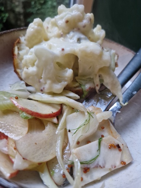 Meal planning, sharing recipes and ideas to make the weekly budget go further.