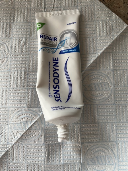 If your toothpaste is white (rather than blue) please tell me what it is!