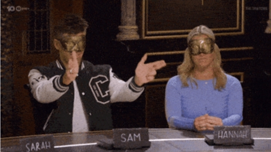 Celeb Traitors #3. The big dogs vs the cat, banshees, farts & what Claudia wore next.