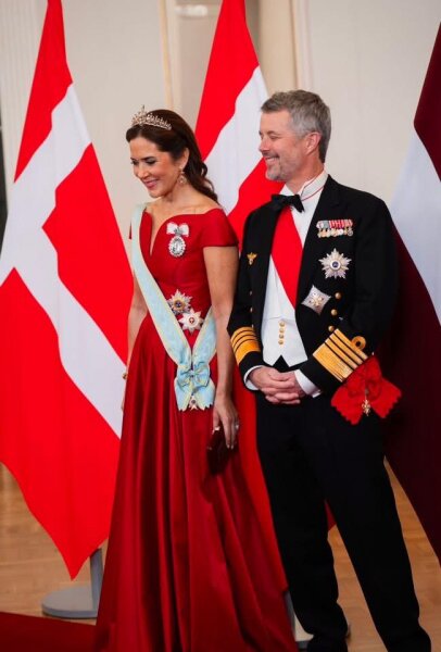 Royal Style: Stilettos or kittens? More royal style and beauty chat.