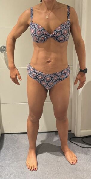 Would you share your height, size and weight photos?