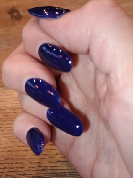 I want to see your nails!