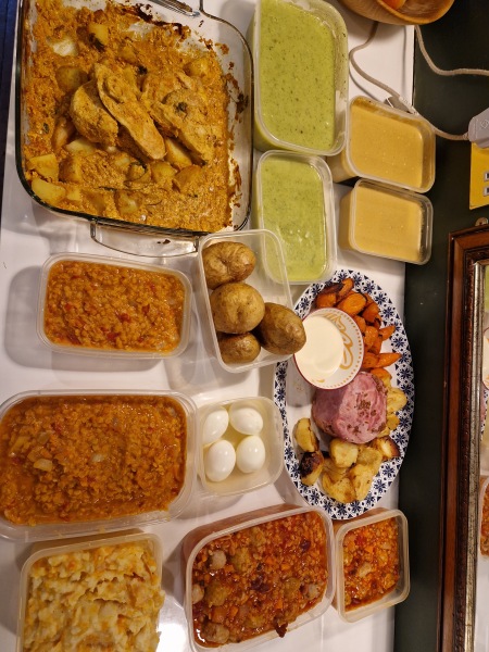 Meal planning, sharing recipes and ideas to make the weekly budget go further.