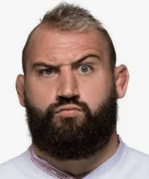 Celeb Traitors #2. Who will blink first under Claudia’s stare, will Alan crack under pressure and how good does Mark Bonnar look in a kilt?