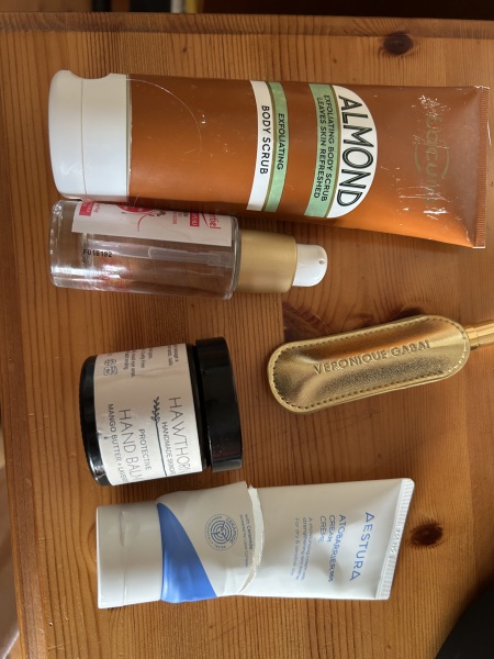 Tempted by beauty treats? Addicted to buying beauty products? Is your collection bursting with favourites? Join fellow beauty lovers in this supportive group!