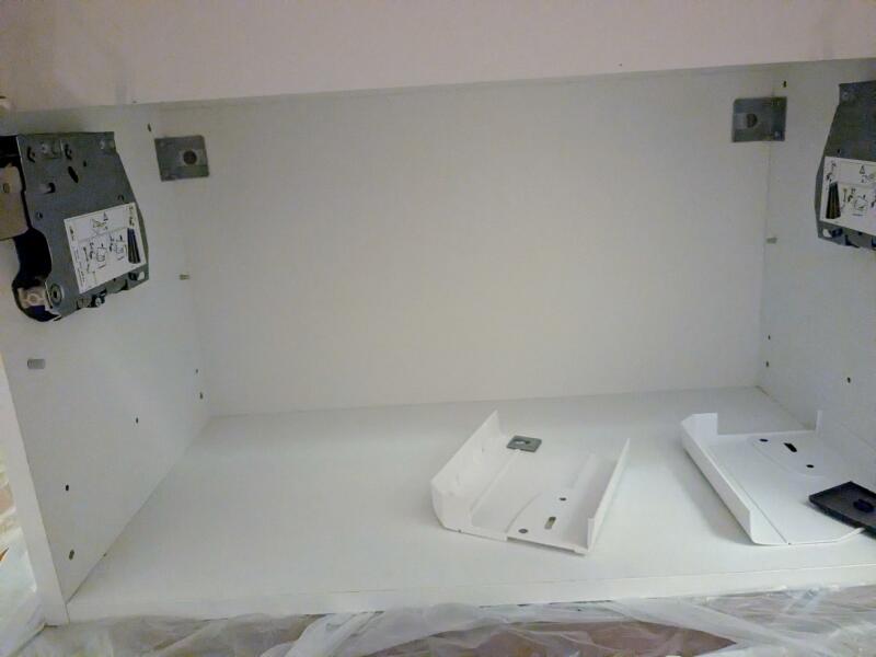 Refitting kitchen wall cabinets