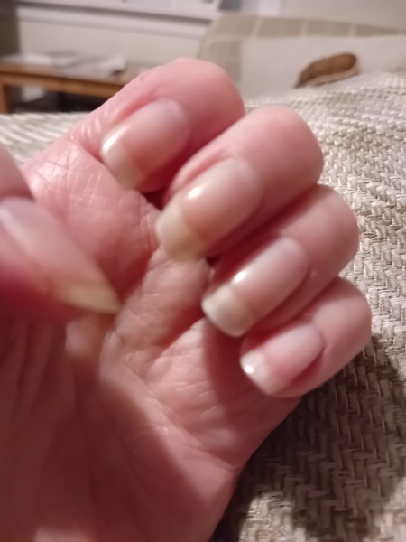 I want to see your nails!