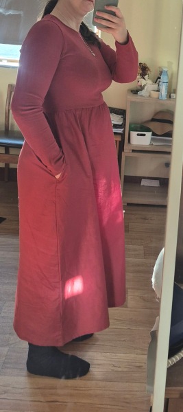 Skirt/ jumper look. Am I too big for it? Or doing it wrong