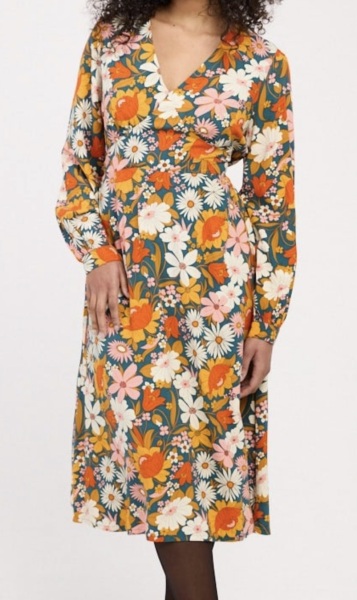 What winter shoes with this dress?